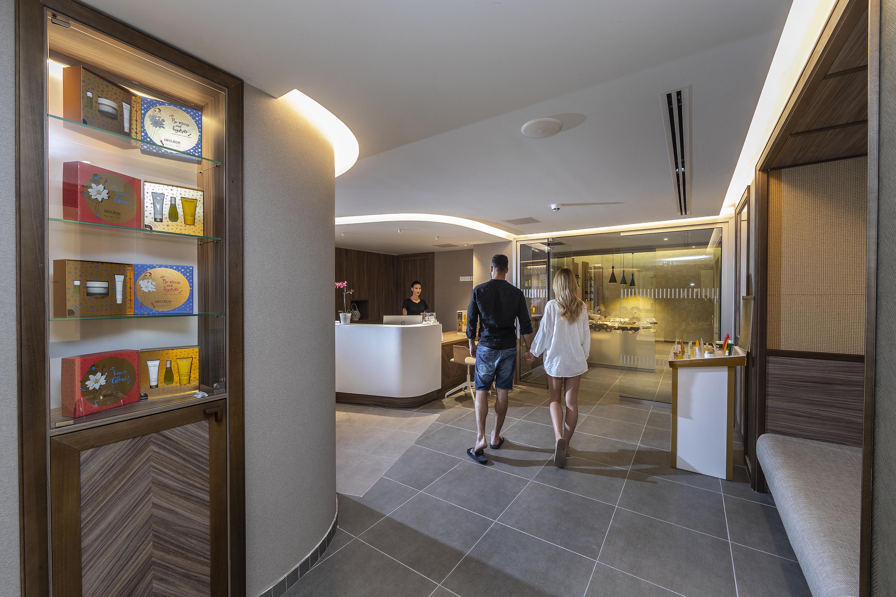 Faros Hotell 4*